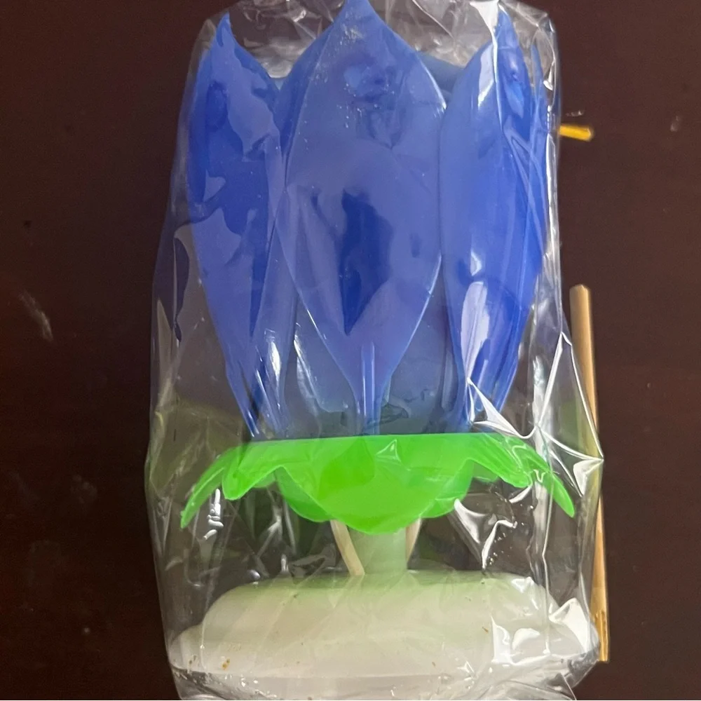 Musical Flower Birthday Candle blue new in box